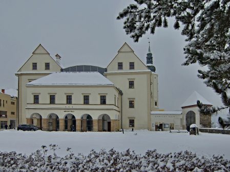 Hranice Château and its unique glass-roofed courtyard / fotogalerie / Zámek v zimě