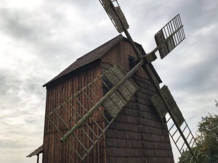 Větrné a vodní mlýny / fotogalerie / Větrný mlýn Partutovice